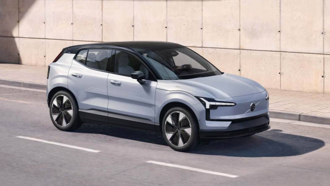 %10 ÖTV’li elektrikli Volvo EX30 satışta! 476 km menziliyle Türkiye pazarını sallıyor! 9